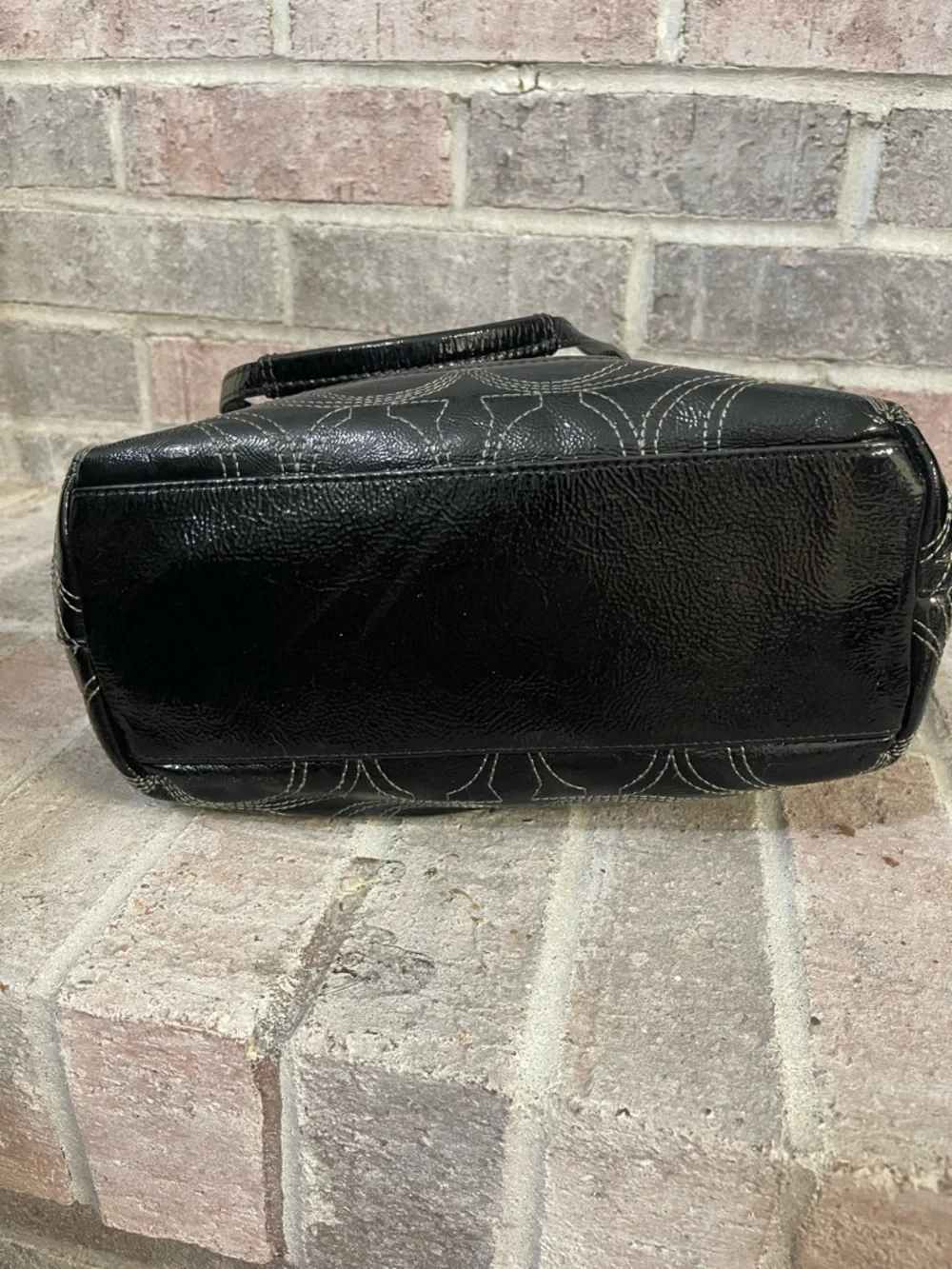 Coach Black Patent Signature Circle Tote - Picture 9 of 11